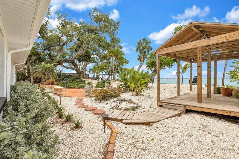3 bedroom Single Family Residence at 2612 KEYSTONE COURT, JUNGLE SHORES 5, ST PETERSBURG — photo 4