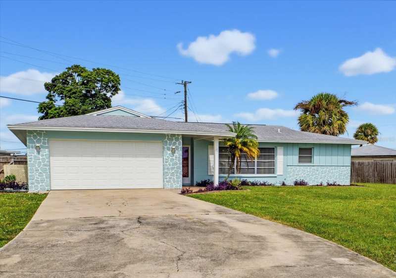 2 bedroom Single Family Residence at 1797 Pomelo Drive, Venice Gardens, Venice — photo 1