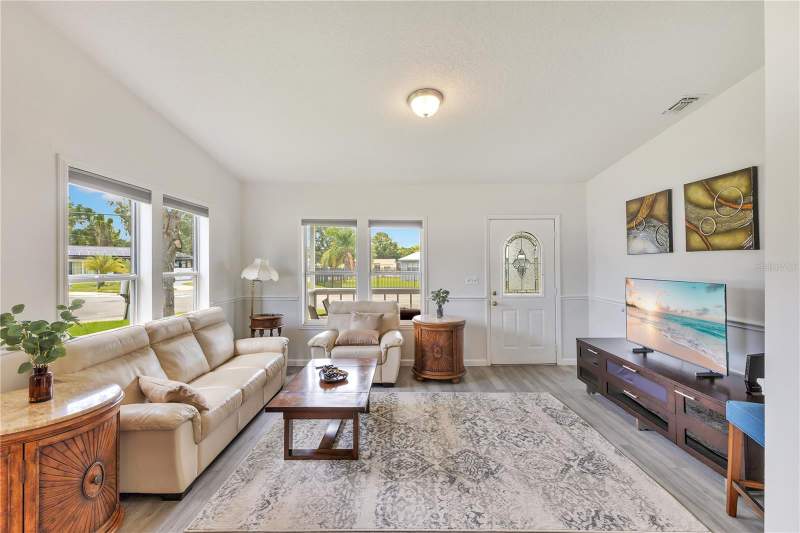 3 bedroom Single Family Residence at 704 S Clyde Avenue, E B Waters & Sons Add, Kissimmee — photo 3