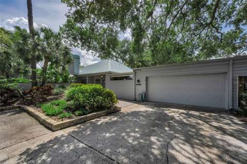 10497 Longwood Drive, golf community for sale in Seminole
