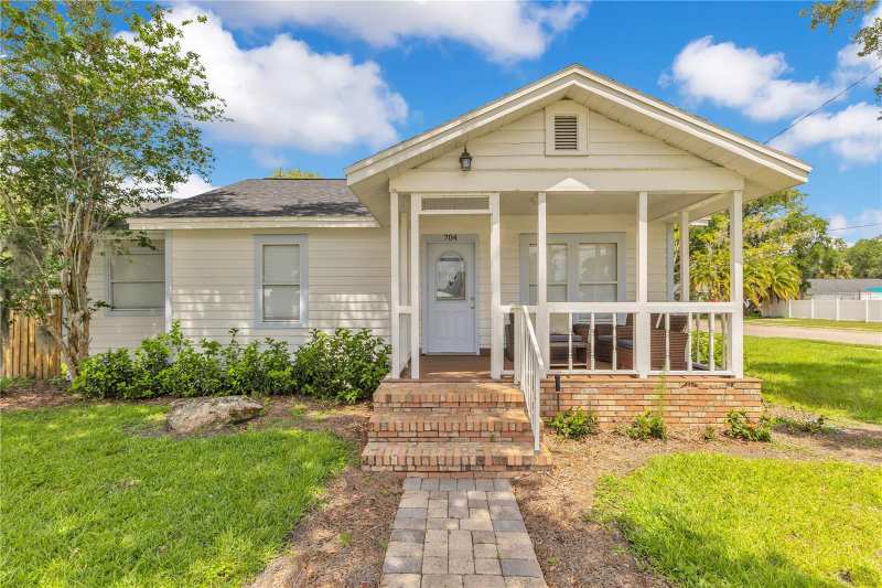 3 bedroom Single Family Residence at 704 S Clyde Avenue, E B Waters & Sons Add, Kissimmee — photo 1