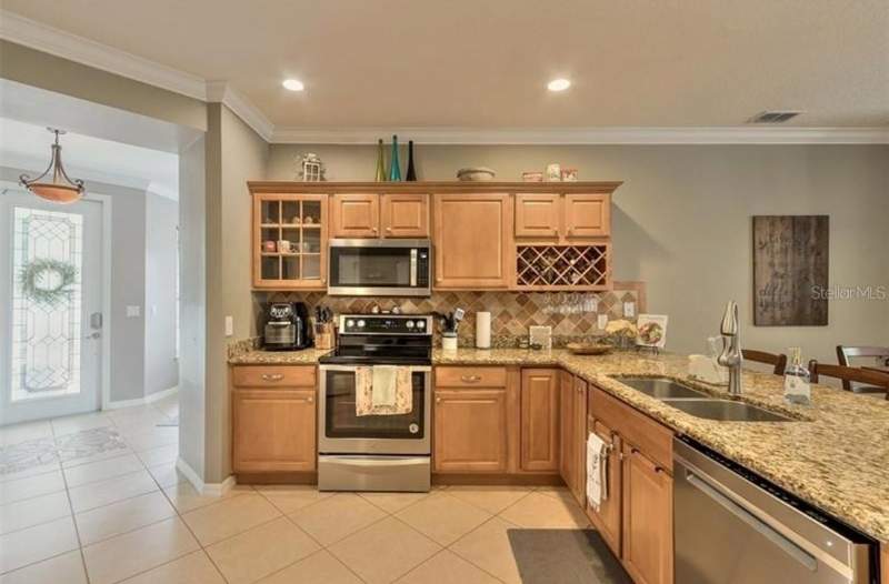 3 bedroom Single Family Residence at 25147 Ironwedge Drive, Fairways At Mt Plymouth Ph 04, Sorrento — photo 5