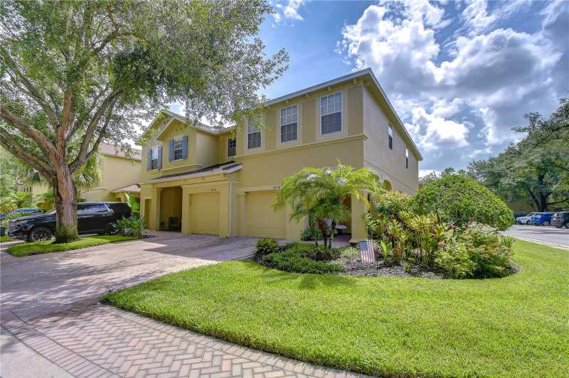 3 bedroom Townhouse at 9328 Stone River Place, River Walk, Riverview — photo 1