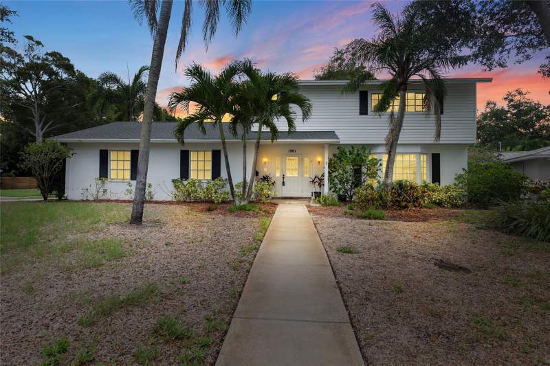 Golf Course & JungleHomes for Sale in St