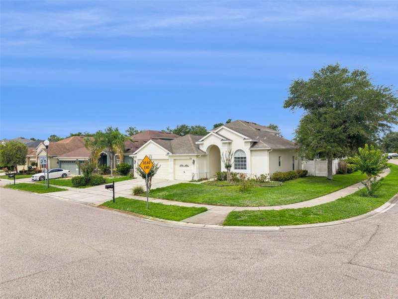 5 bedroom Single Family Residence at 2066 Gloria Oak Court, Cypress Lakes Pcls D & L, Orlando — photo 5