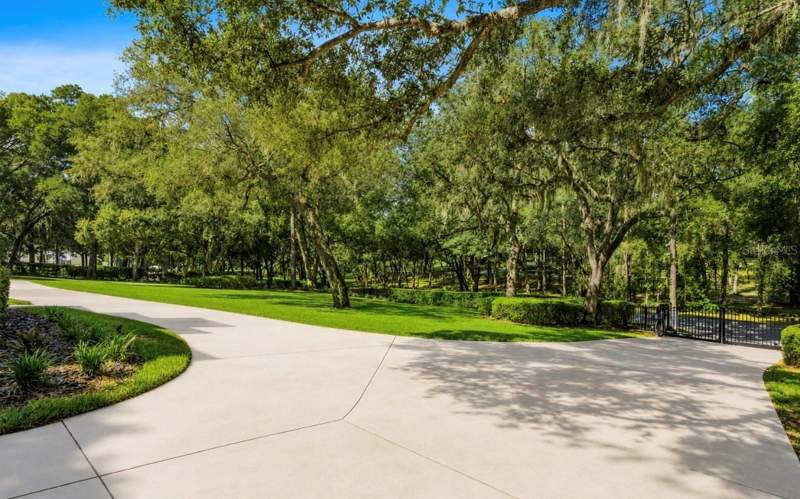 5 bedroom Single Family Residence at 950 Sweetwater Club Boulevard, Sweetwater Club Unit 6, Longwood — photo 4