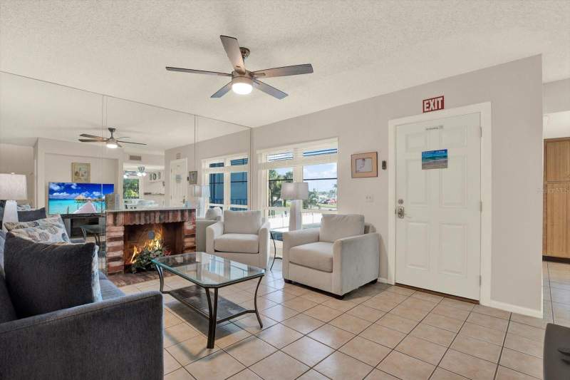 1 bedroom Condominium at 169 Medallion Boulevard #E, Madeira Beach Yacht Club Condo, Madeira Beach — photo 4