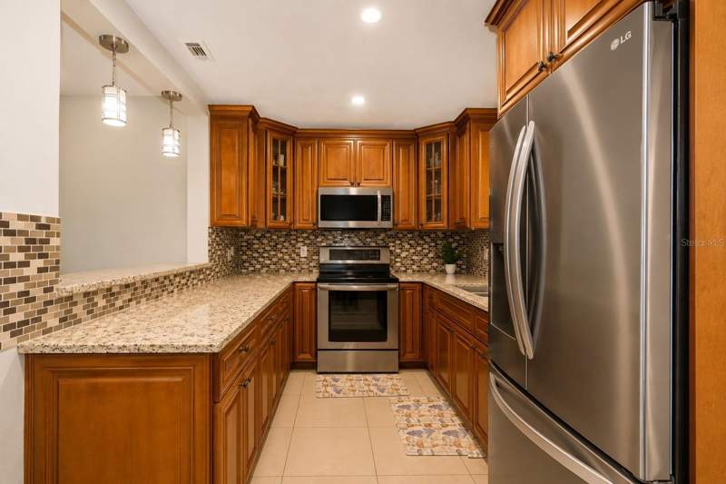 4 bedroom Single Family Residence at 4409 W Hanna Avenue, West Park Estates Unit 3 Re, Tampa — photo 3