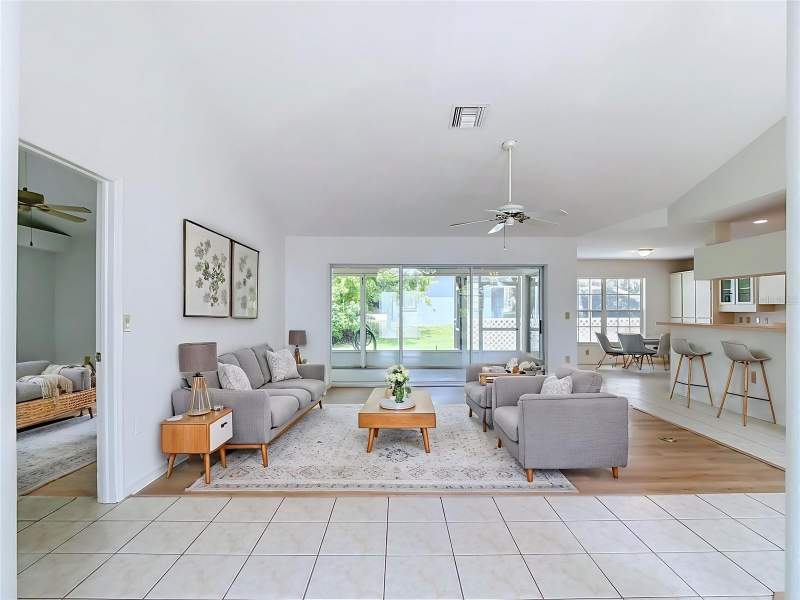 3 bedroom Single Family Residence at 13827 Woodward Drive, Barrington Woods Ph 04, Hudson — photo 4