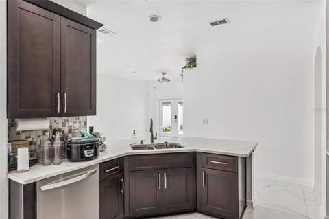 8915 Victoria Isle Place, Orlando FL - photo 7 of 18