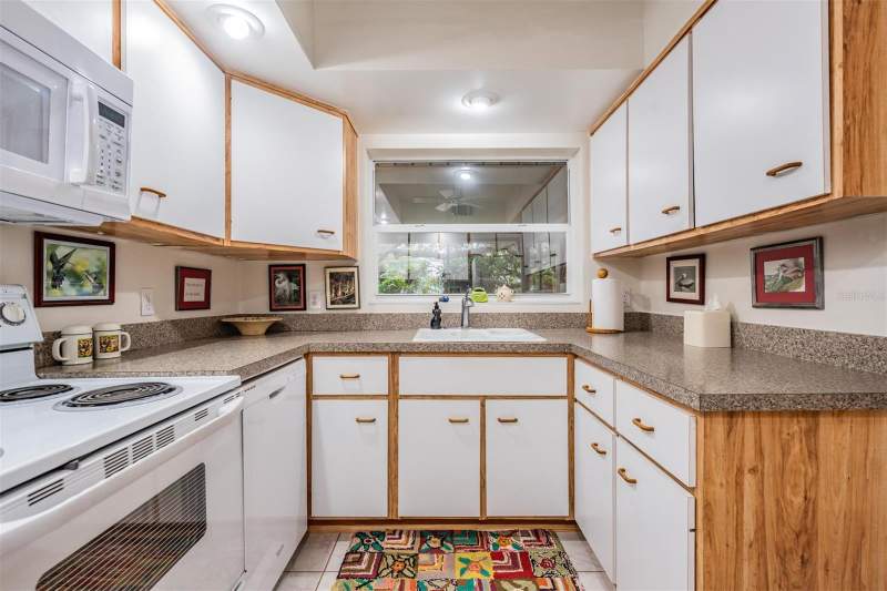 3 bedroom Single Family Residence at 1951 JEFFORDS STREET, FAIR OAKS 1ST ADD, CLEARWATER — photo 4