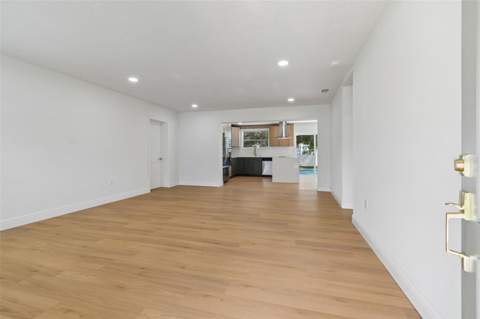 2102 W Ferris Avenue, Tampa FL - photo 12 of 94