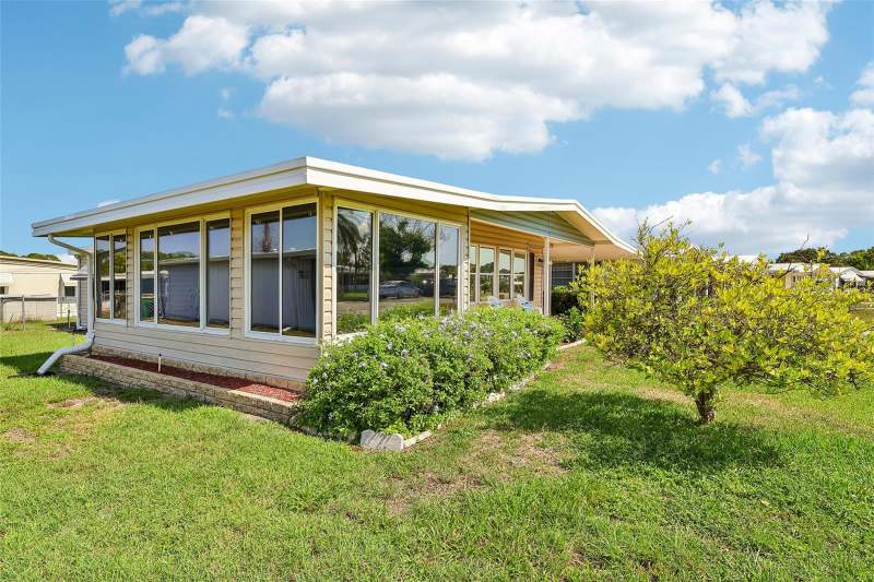 2 bedroom Manufactured Home at 1433 APACHE CIRCLE, TAVARES LAKE FRANCES ESTATES, TAVARES — photo 2