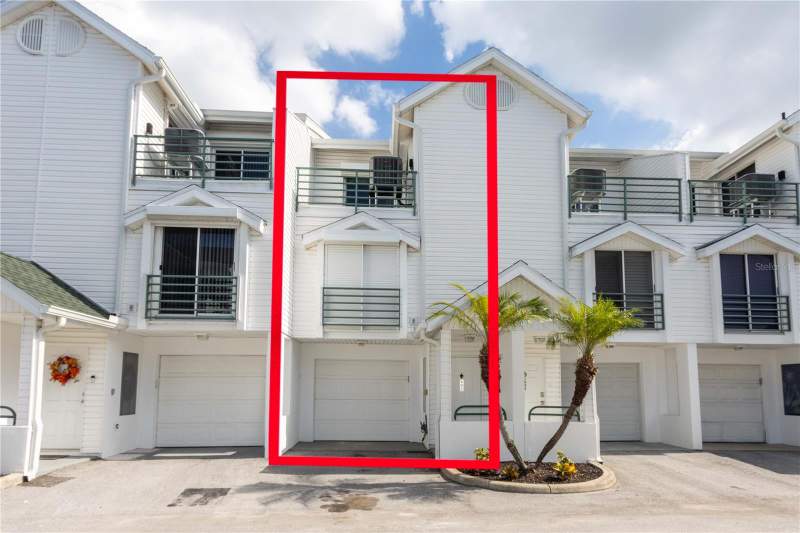 3 bedroom Townhouse at 320 Island Way #605, Cutter Cove Condo, Clearwater Beach — photo 2