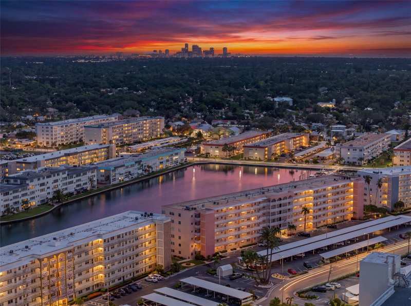 1 bedroom Condominium at 6025 Shore Boulevard #304, Town Shores Of Gulfport, Gulfport — photo 1