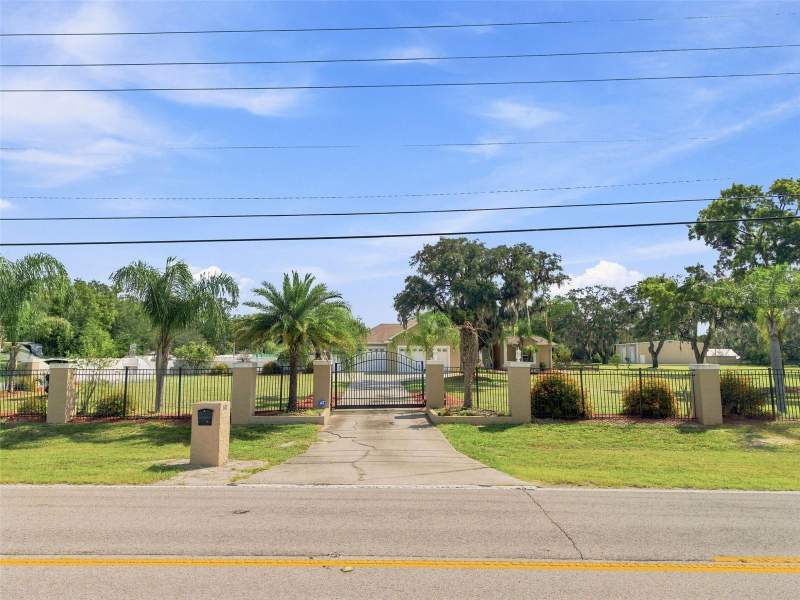 4 bedroom Single Family Residence at 11302 Osceola Drive, Osceola Heights, New Port Richey — photo 2
