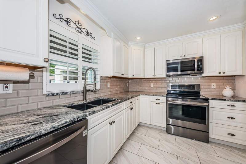 2 bedroom Condominium at 1100 E Bay Drive #68, Willowbrook Condo, Largo — photo 4