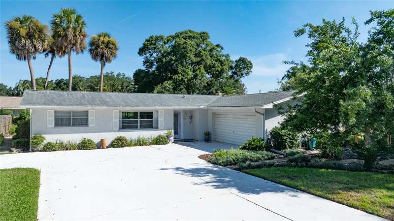 2 bedroom Single Family Residence at 802 Sandwedge Drive, Indian River Plantation Unit 02, New Smyrna Beach — photo 1