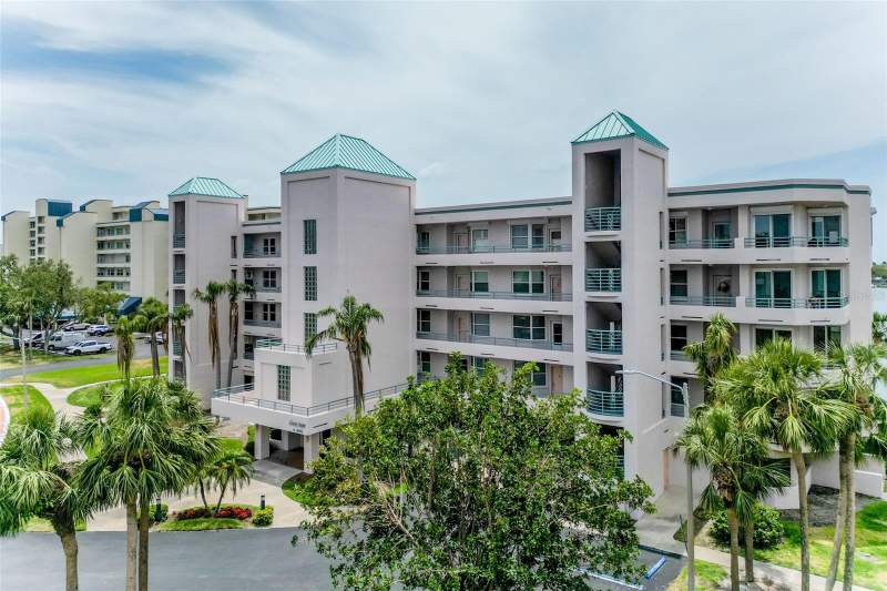 Coral Pointe