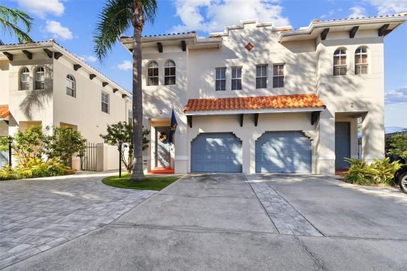 Moody Blue TownhomesHomes for Sale in Tampa, FL