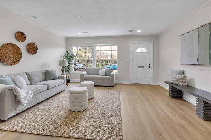 4 bedroom Single Family Residence at 5627 Oakland Drive, Oak Crest Sub, Tampa — photo 4