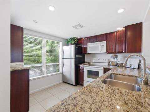 13626 Greenfield Drive #401, Tampa FL - photo 6 of 45