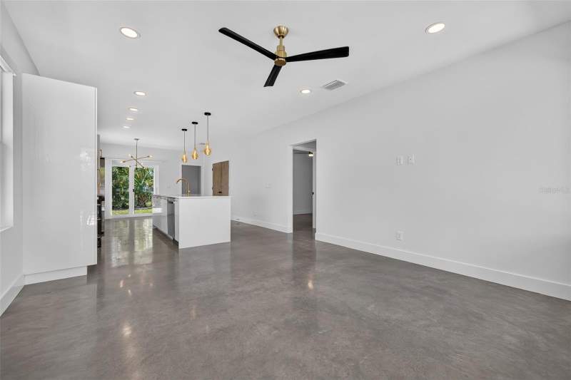 3 bedroom Single Family Residence at 2580 11TH AVENUE, PRATHERS FIFTH ROYAL, ST PETERSBURG — photo 5