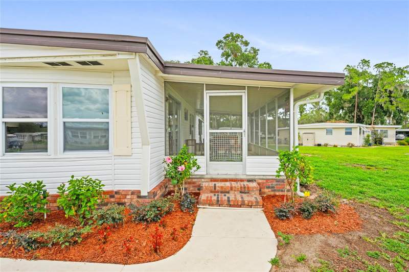 2 bedroom Mobile Home at 150 Azalea Trail, Hawthorne At Leesburg A Coop, Leesburg — photo 2