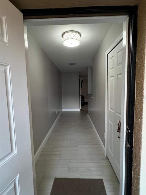 8423 Edgewater Place Boulevard, Tampa FL - photo 10 of 21