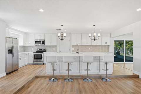 1349 Viewtop Drive, Clearwater FL - photo 8 of 31