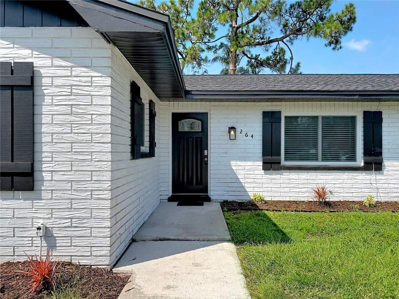 4 bedroom Single Family Residence at 264 Van Gogh Circle, Gallery Gardens 4A Add, Brandon — photo 2