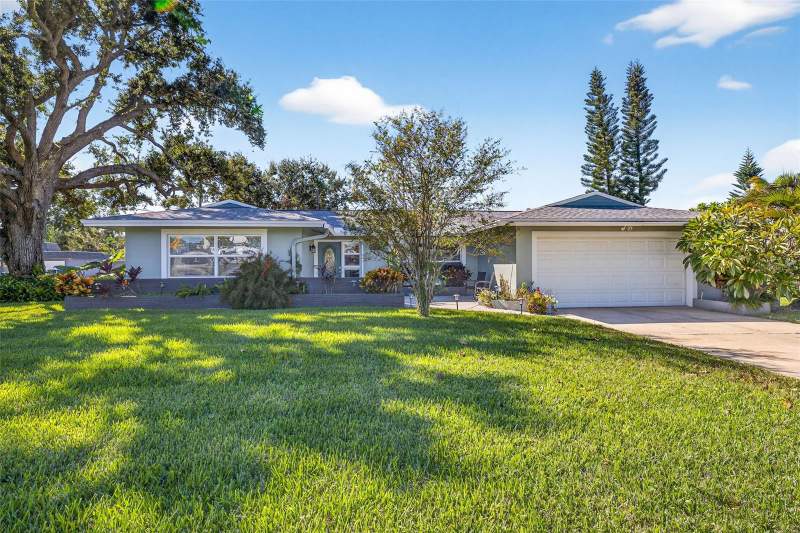 3 bedroom Single Family Residence at 12620 138th Street, Grove Lake Manor, Largo — photo 2