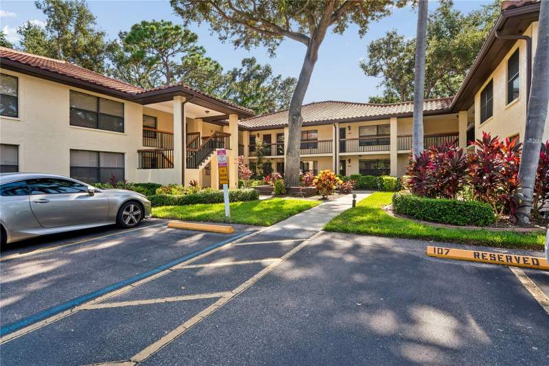 1 bedroom Condominium at 110 HAMMOCK PINE BOULEVARD, HAMMOCK PINE VILLAGE, CLEARWATER — photo 3