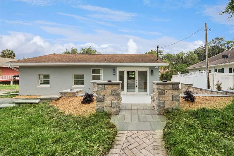 2 bedroom Single Family Residence at 2316 N Griffin Drive, Griffin Shores, Leesburg — photo 1