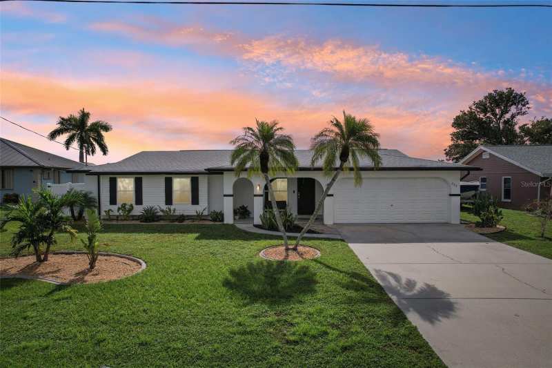 4 bedroom Single Family Residence at 289 W Tarpon Boulevard, Port Charlotte Sec 010, Port Charlotte — photo 1