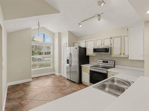 10728 Spring Brook Lane, Orlando FL - photo 12 of 33