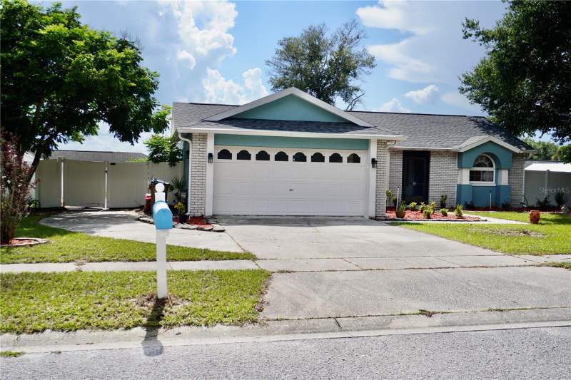 3 bedroom Single Family Residence at 2205 PINK GRAPEFRUIT TRAIL, GREATER GROVES PH 01, CLERMONT — photo 2