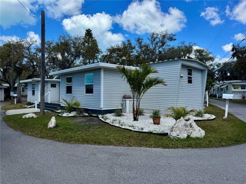 1 bedroom Mobile Home at 15010 113th Avenue #47, Coquina Cove Residents Inc Co-Op, Largo — photo 4