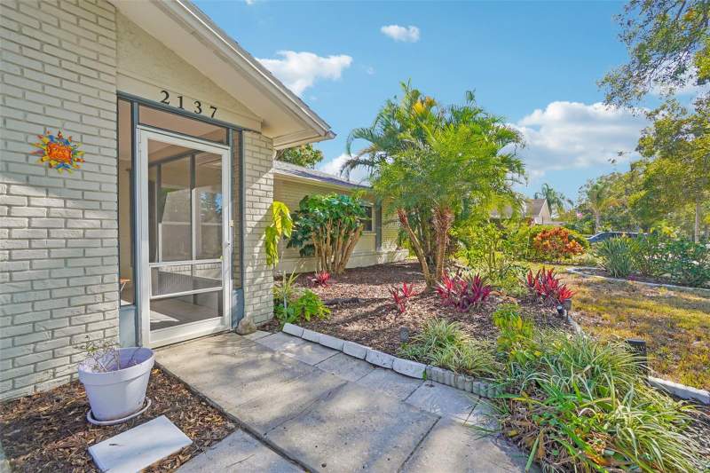 2 bedroom Single Family Residence at 2137 Malcolm Drive, Highland Lakes Unit Six, Palm Harbor — photo 2