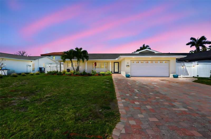 3 bedroom Single Family Residence at 711 64th Avenue, Three Palms Point, St Pete Beach — photo 2