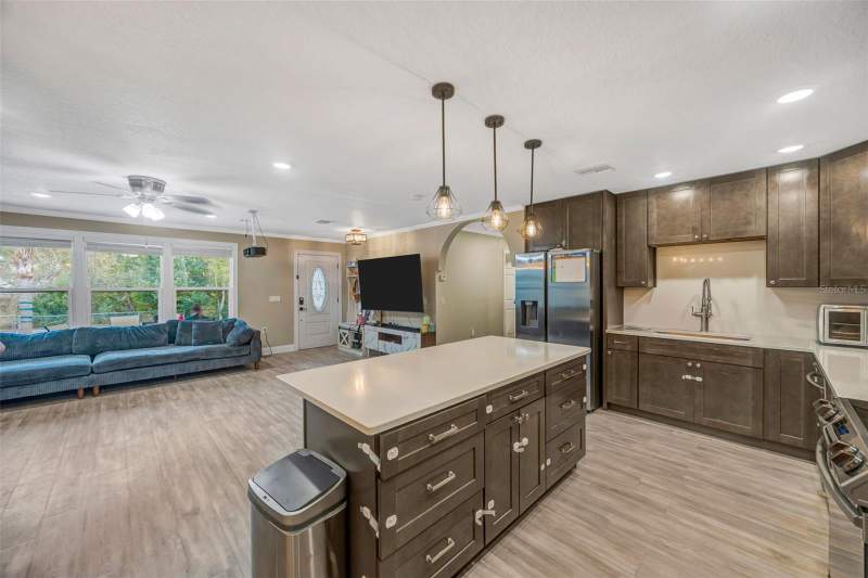 4 bedroom Single Family Residence at 7149 Spruce Drive, Weeki Wachee Hills, Weeki Wachee — photo 2