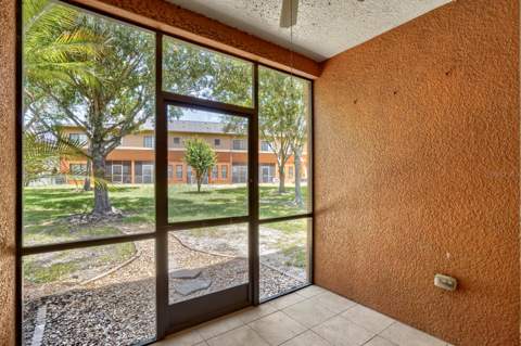 1048 Tullamore Drive, Wesley Chapel FL - photo 6 of 6