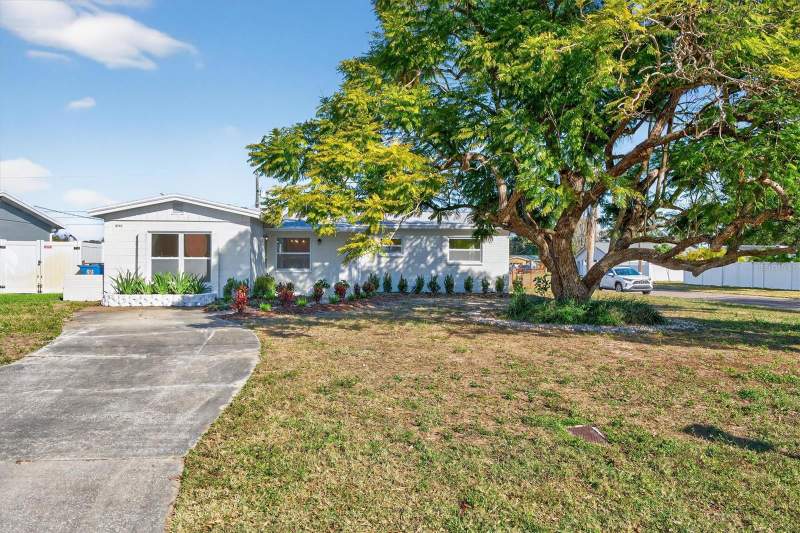 3 bedroom Single Family Residence at 5701 14th Avenue, Oak Ridge Estates Rep Of Blk 30, St Petersburg — photo 3
