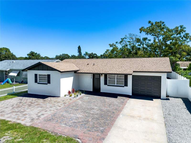 3 bedroom Single Family Residence at 6029 71st Street, Bonnie Bay Unit One, St Petersburg — photo 4