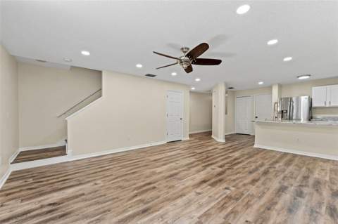 8421 Edgewater Place Boulevard, Tampa FL - photo 9 of 31