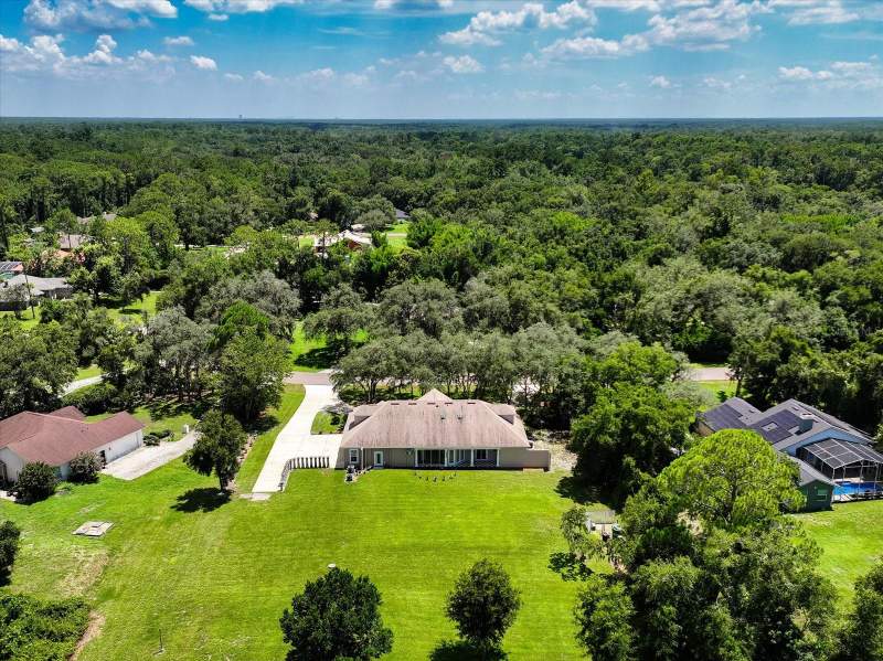 5 bedroom Single Family Residence at 180 River Oaks Circle, River Oaks, Sanford — photo 3