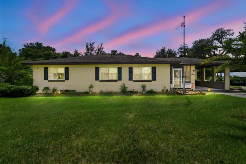 3 bedroom Single Family Residence at 736 W Rich Avenue, Stewarts Lts D & E Blk 12 Richs Add Deland, Deland — photo 1