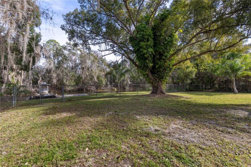 2 bedroom Manufactured Home at 11807 Ocklawaha Drive, Na, Leesburg — photo 3