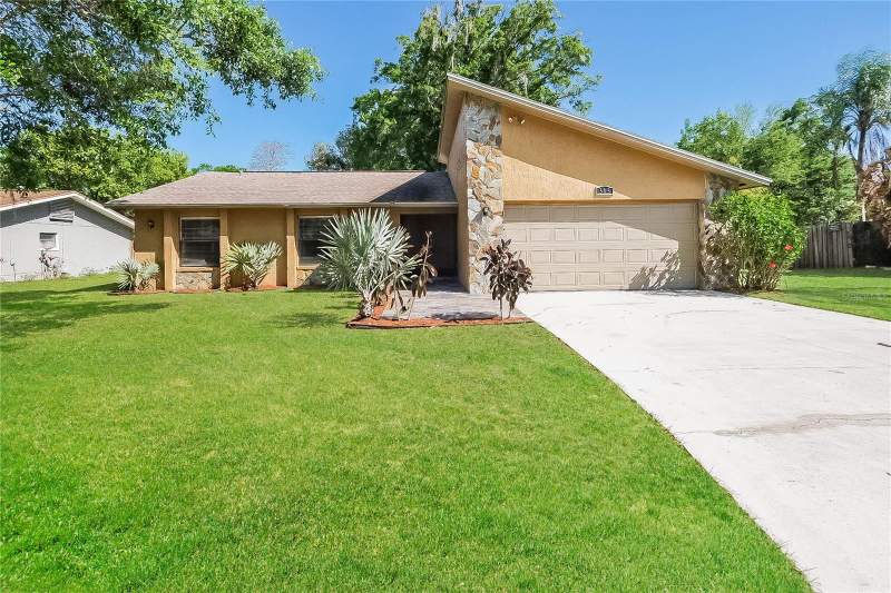 515 SANDALWOOD DRIVE