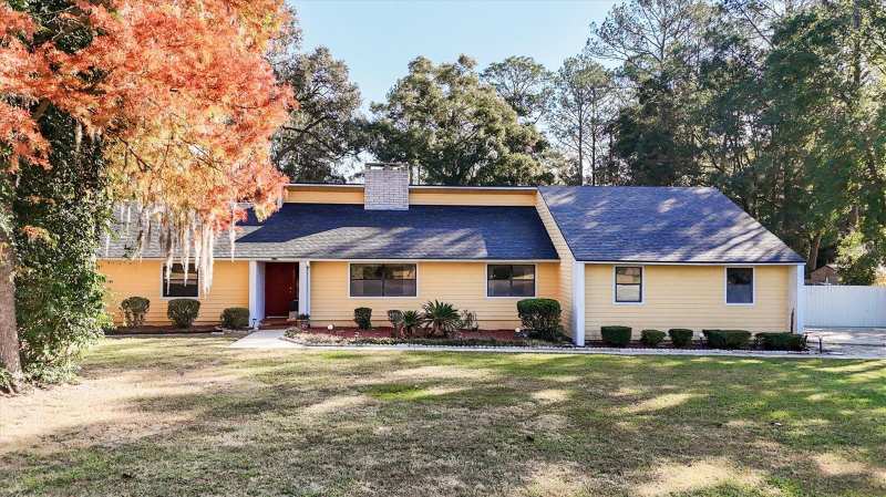 4 bedroom Single Family Residence at 3811 SW 82nd Street, Kenwood, Gainesville — photo 1